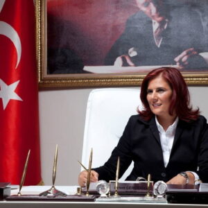 cercioglu akpye geciyor iddiasi akpden yalanlama geldi sultanhisar belediye baskani katilacak riYEIMug