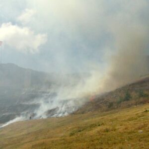 kars kalesinin eteklerinde korkutan aniz yangini edSmYXI5
