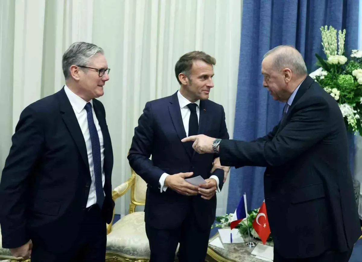 cumhurbaskani erdogan fransa cumhurbaskani macron ile gorustu yRTCZuTL.jpg