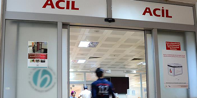 insaatta uzerlerine demir parcalari dusen kisi oldu kardesi yaralandi fq2gFZ5z.jpg