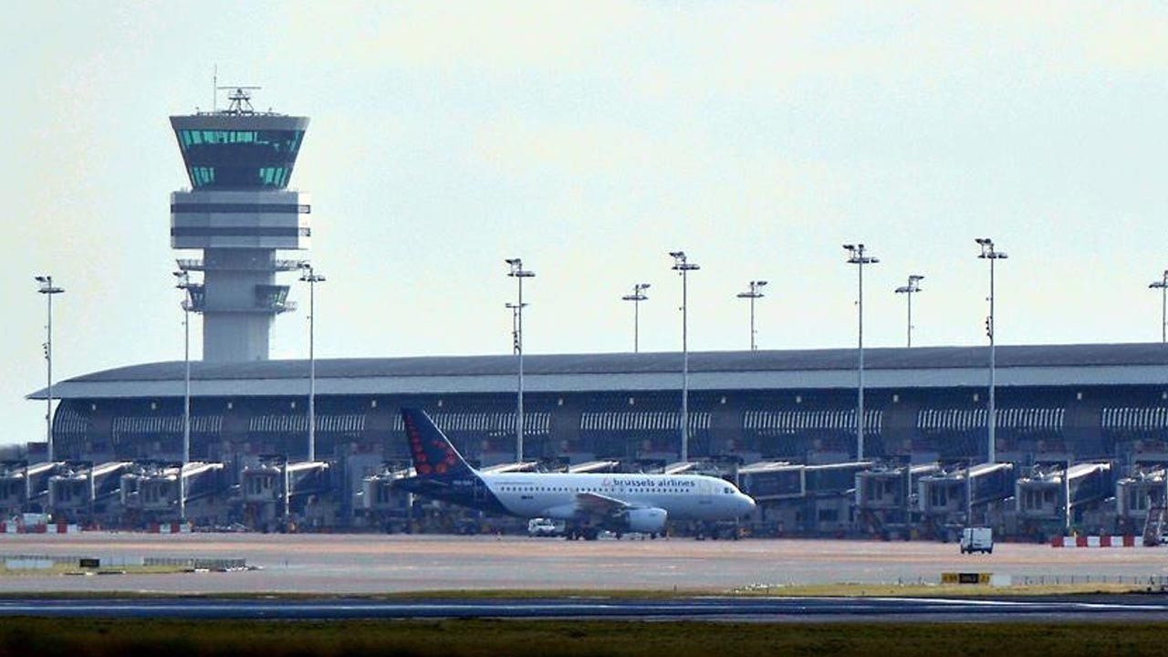 brukselde iha alarmi havaalani ucus trafigine kapatildi 51TylkB4.jpg