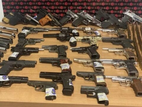 Milletvekilinde 30 polis mudurunde 60 silah var dEuOiEwz